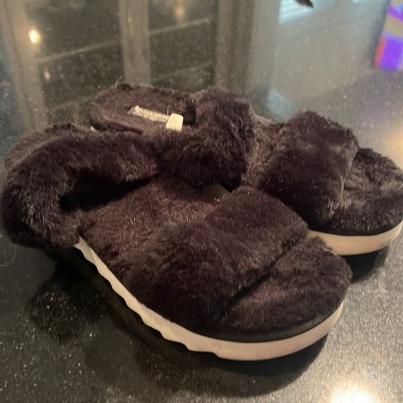 Koolaburra by Ugg slippers 11 - Picture 2 of 5